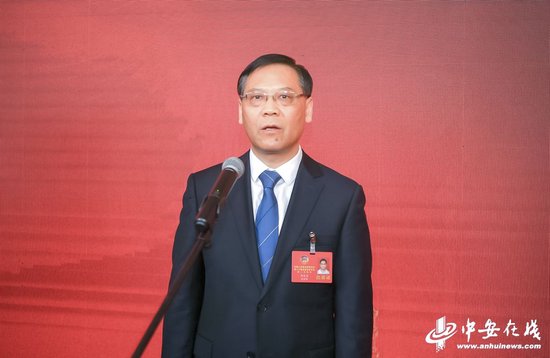 省经济和信息化厅厅长冯克金