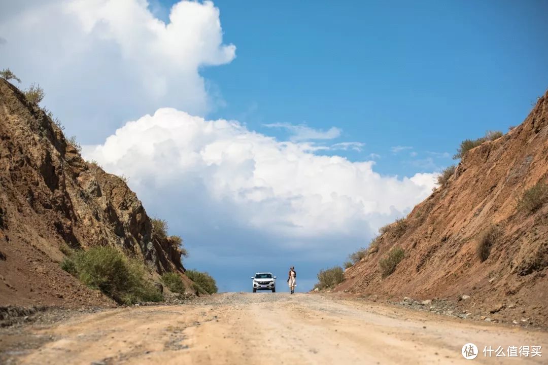 自驾穿越天山地理走廊 半废弃国防公路新疆S101全程游记